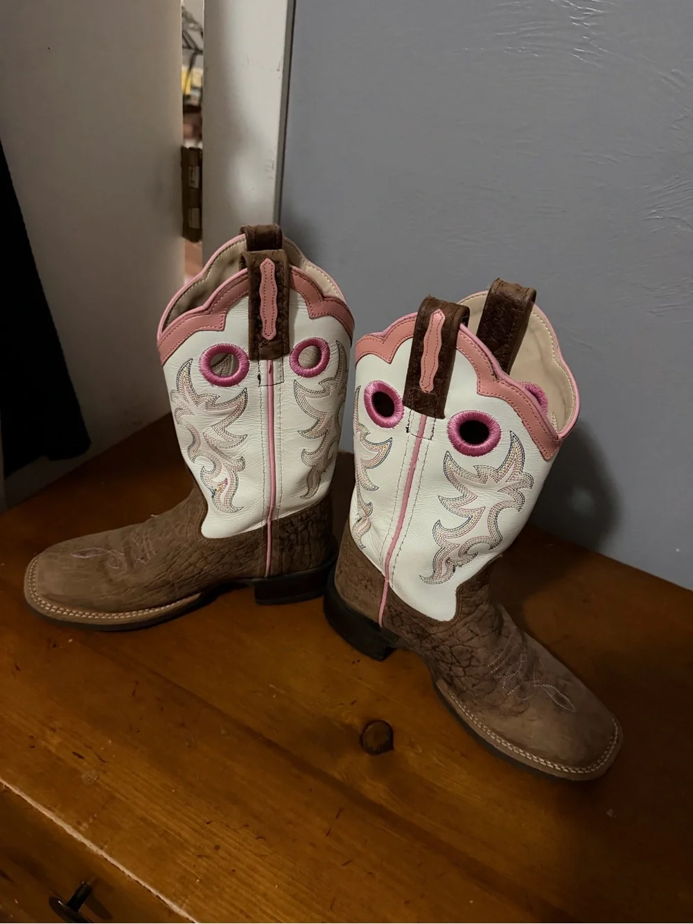 Hi Brown and White Western Cutout Pull-On Boots - Pink Trim
