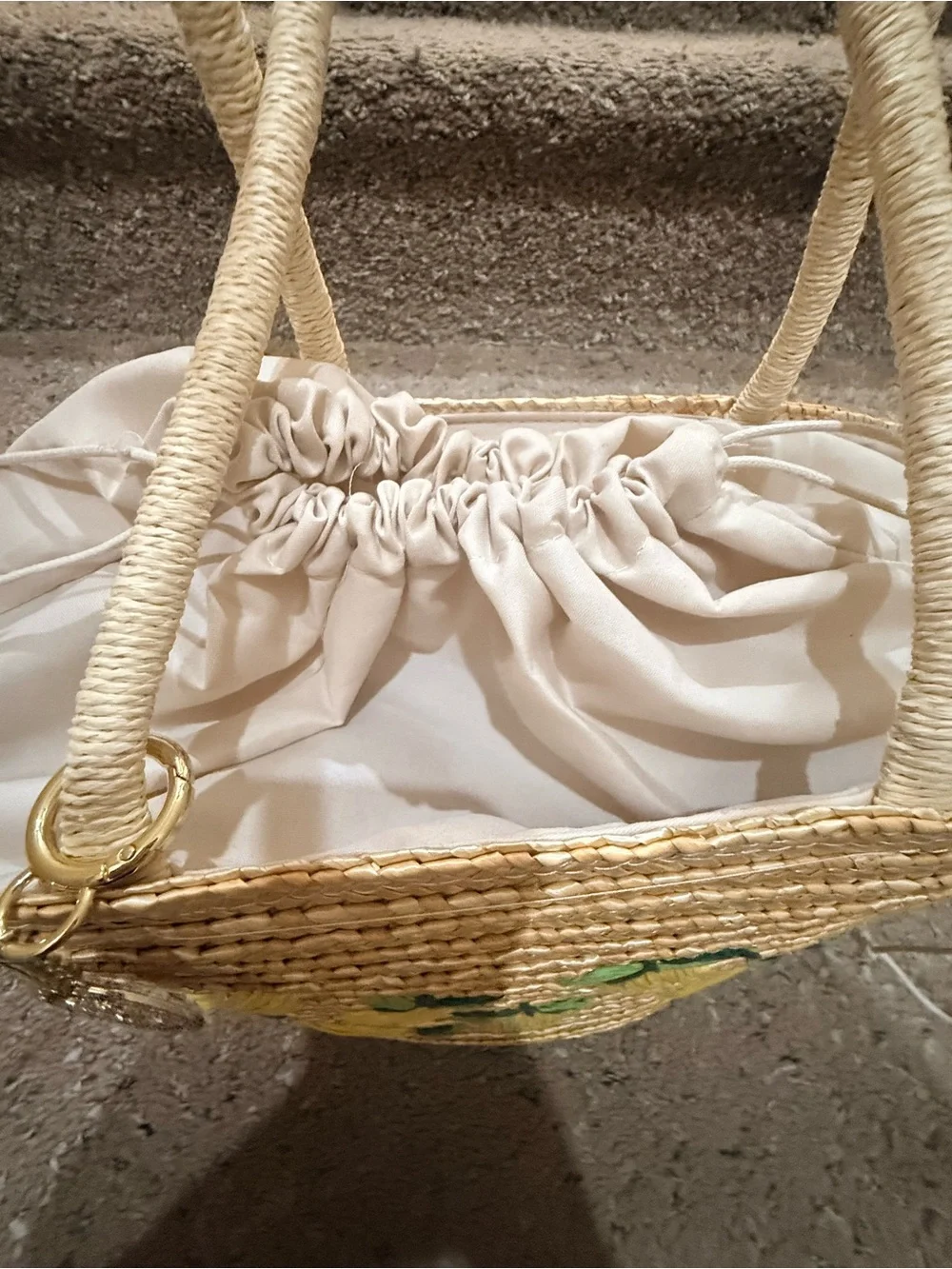 Boutique Find natural straw