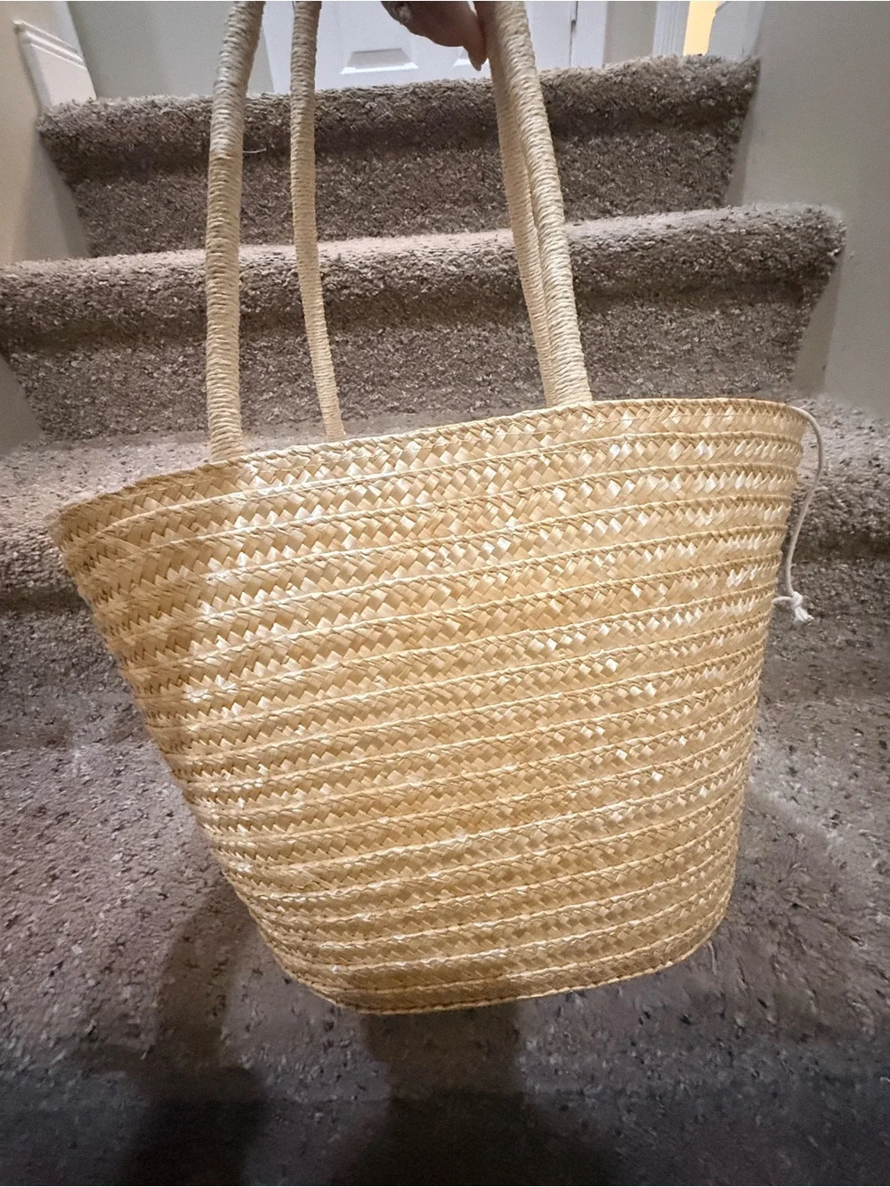 Boutique Find natural straw