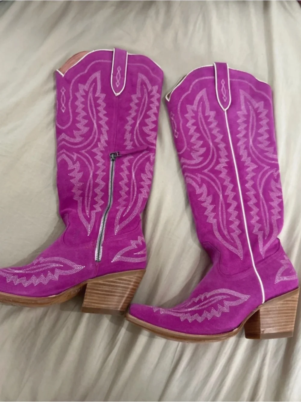 Ariat bold fuchsia