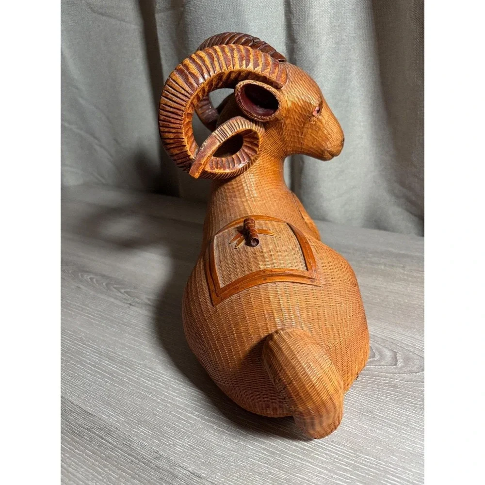 Vintage Wicker Ram Basket Hand Woven RARE Figurine Trinket Box Horned‎ Sheep