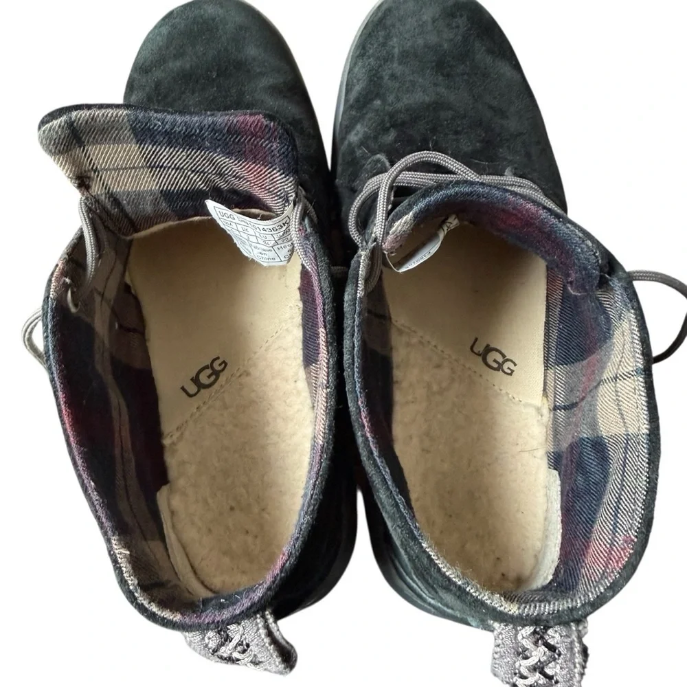 Ugg Kids Canoe Suede Chukka Boots Black Boys Size 4 US Big Kid Shoes Lace Up