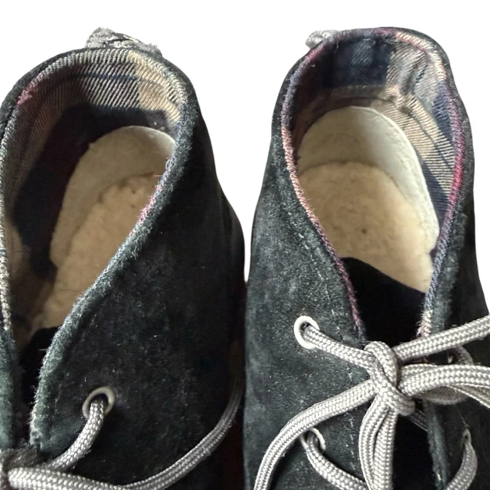 Ugg Kids Canoe Suede Chukka Boots Black Boys Size 4 US Big Kid Shoes Lace Up