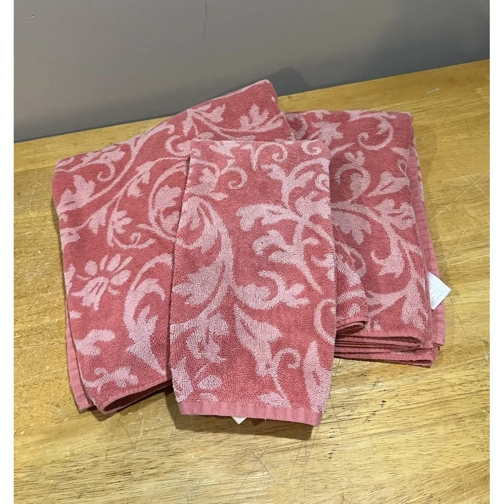 Royal Velvet bath towels