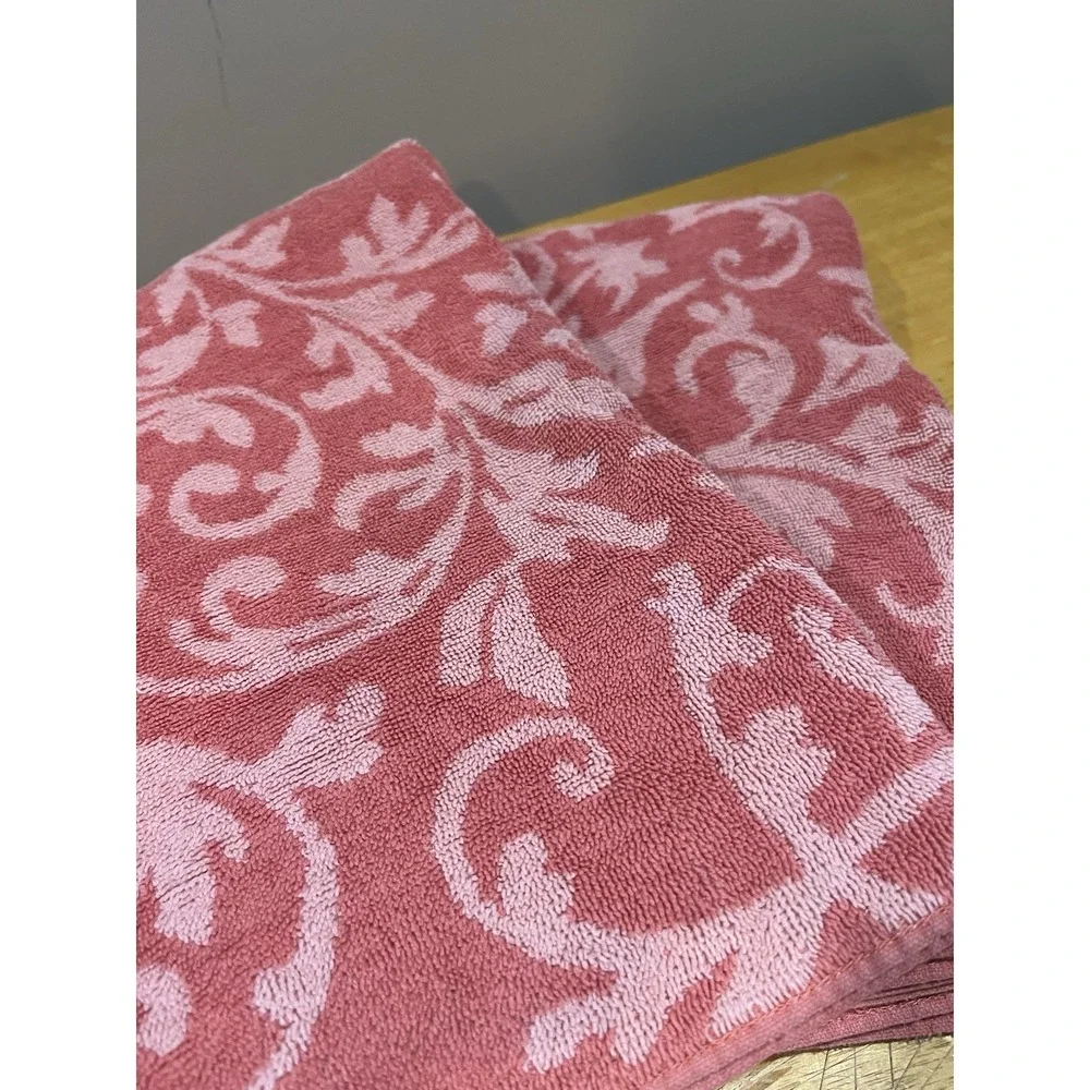 Royal Velvet bath towels