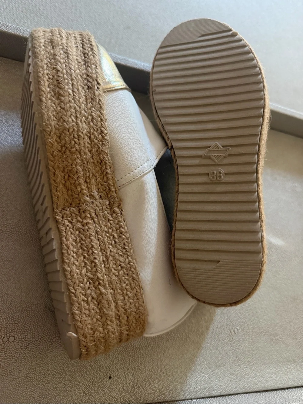 N/A chic white