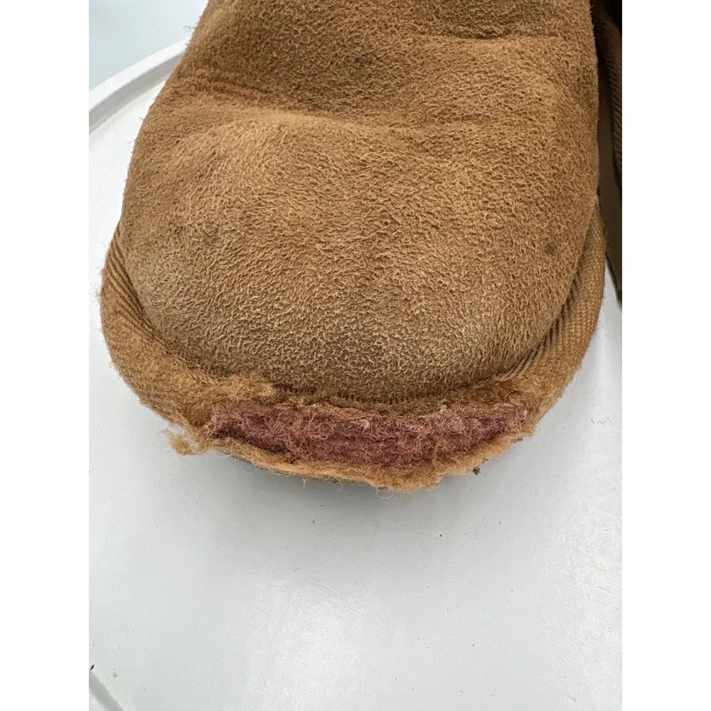 UGG Classic Ultra Mini Boots Kids 13 Chestnut Suede Cozy Ankle Boot 1130750K