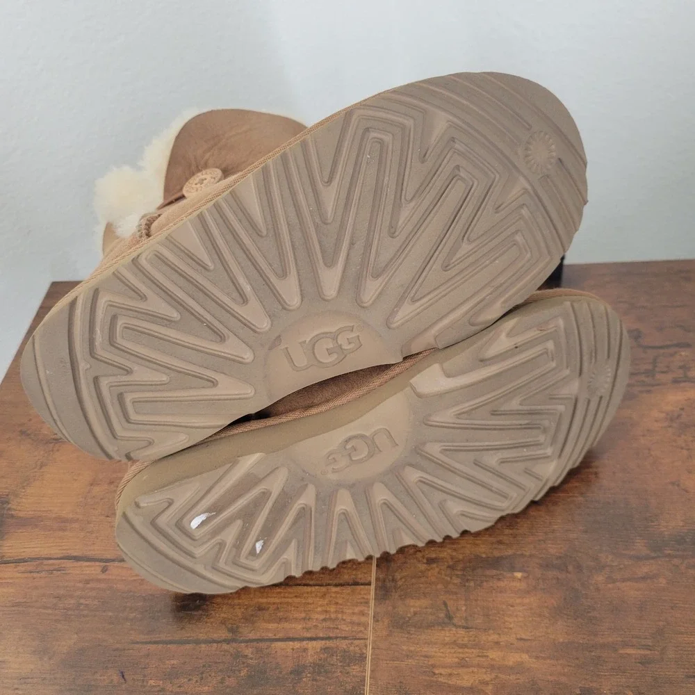 UGG size twinface girls
