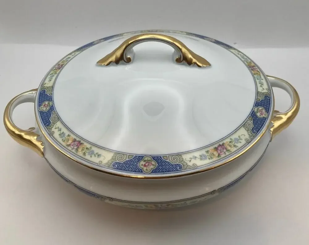 VTG Bohemia Ceramic Works Cecil Pattern Lidded Round Casserole Czechoslovakia