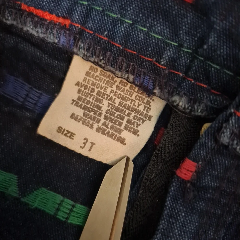 OshKosh Bgosh button right contrast