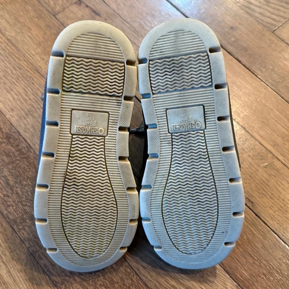 OshKosh B'gosh | Gray Chukka Boots for Toddler Boys