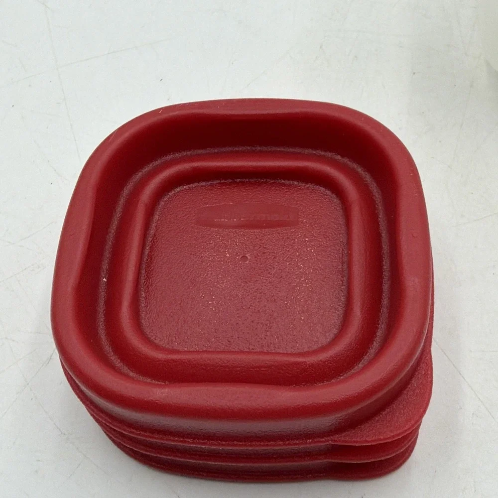 Rubbermaid new unused