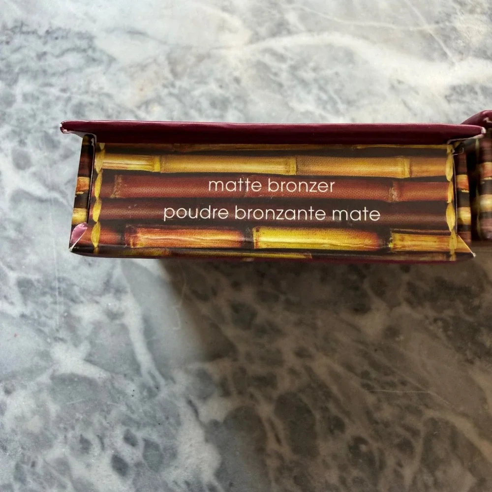 Benefit 100% authentic