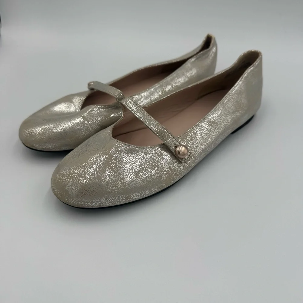 Ruby & Bloom Gold Shimmer Flat Shoes.  Size 4.5