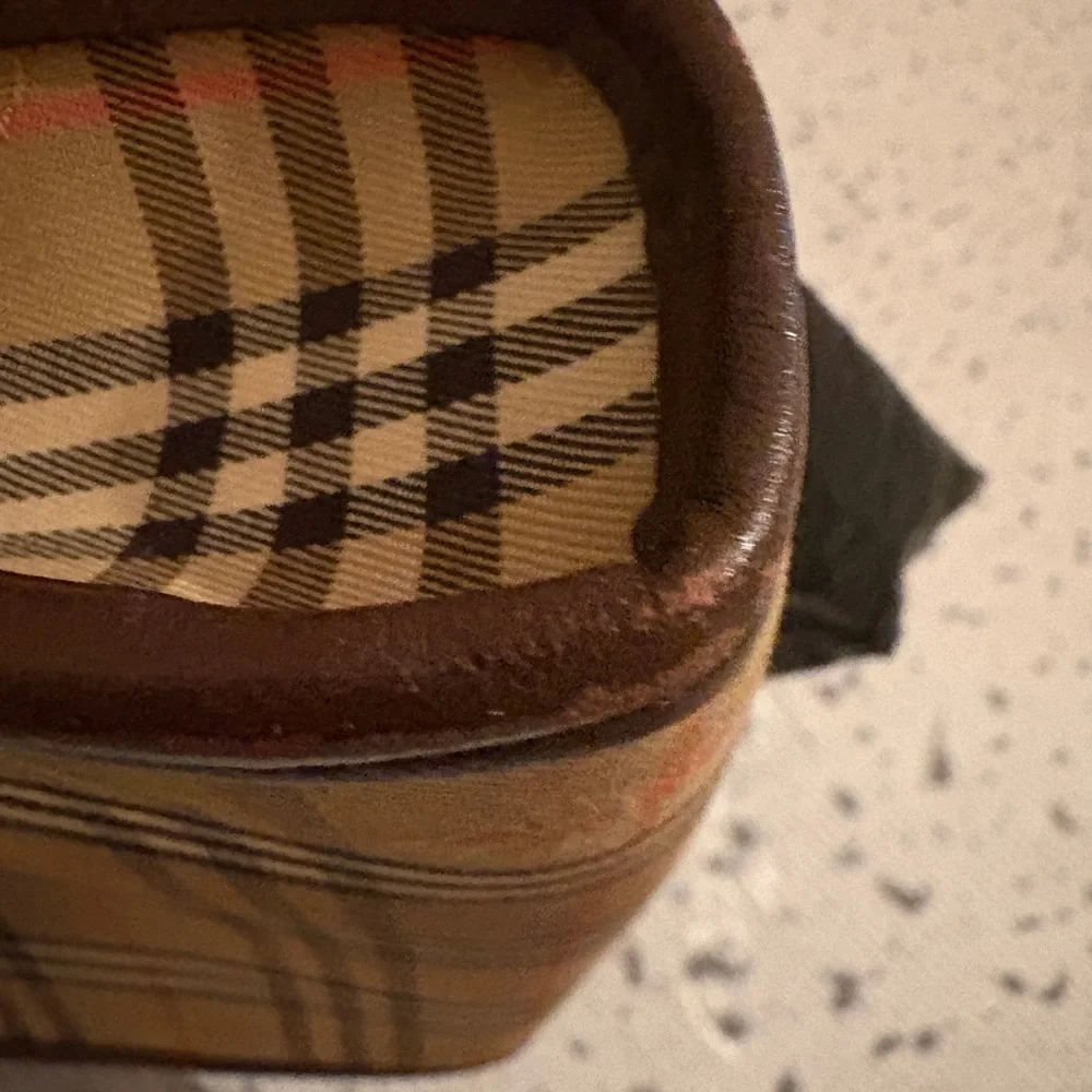 Burberry iconic line