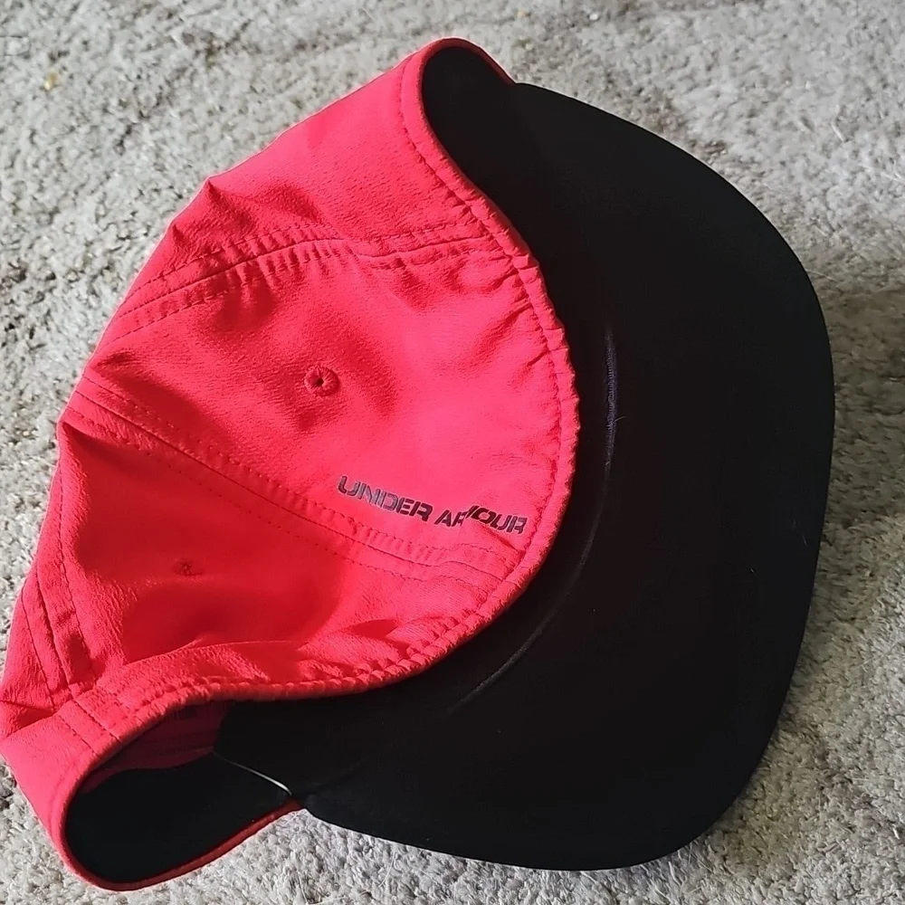 Under Armour dynamic red