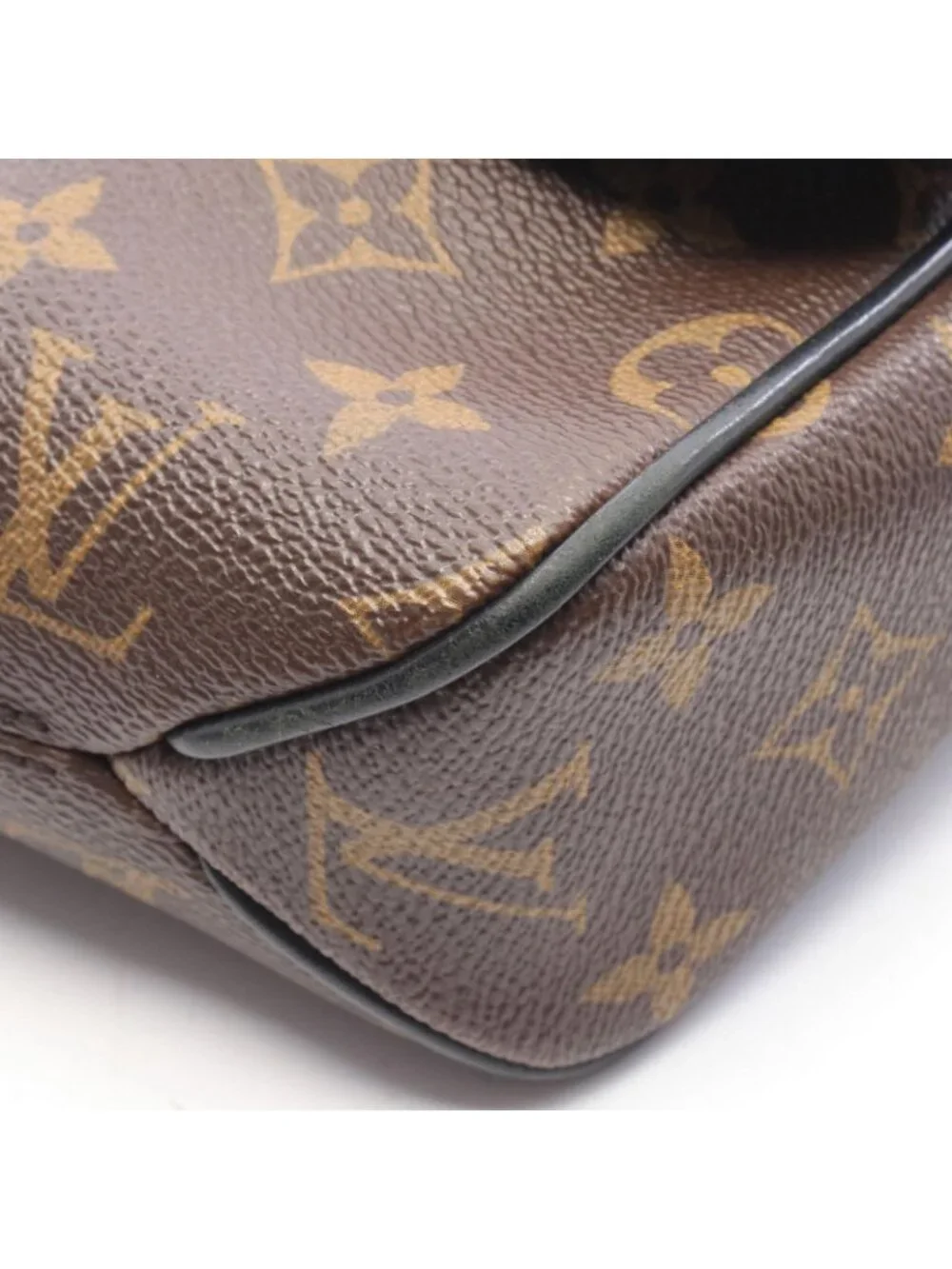 Louis Vuitton Shoulder Bag District PM Leather