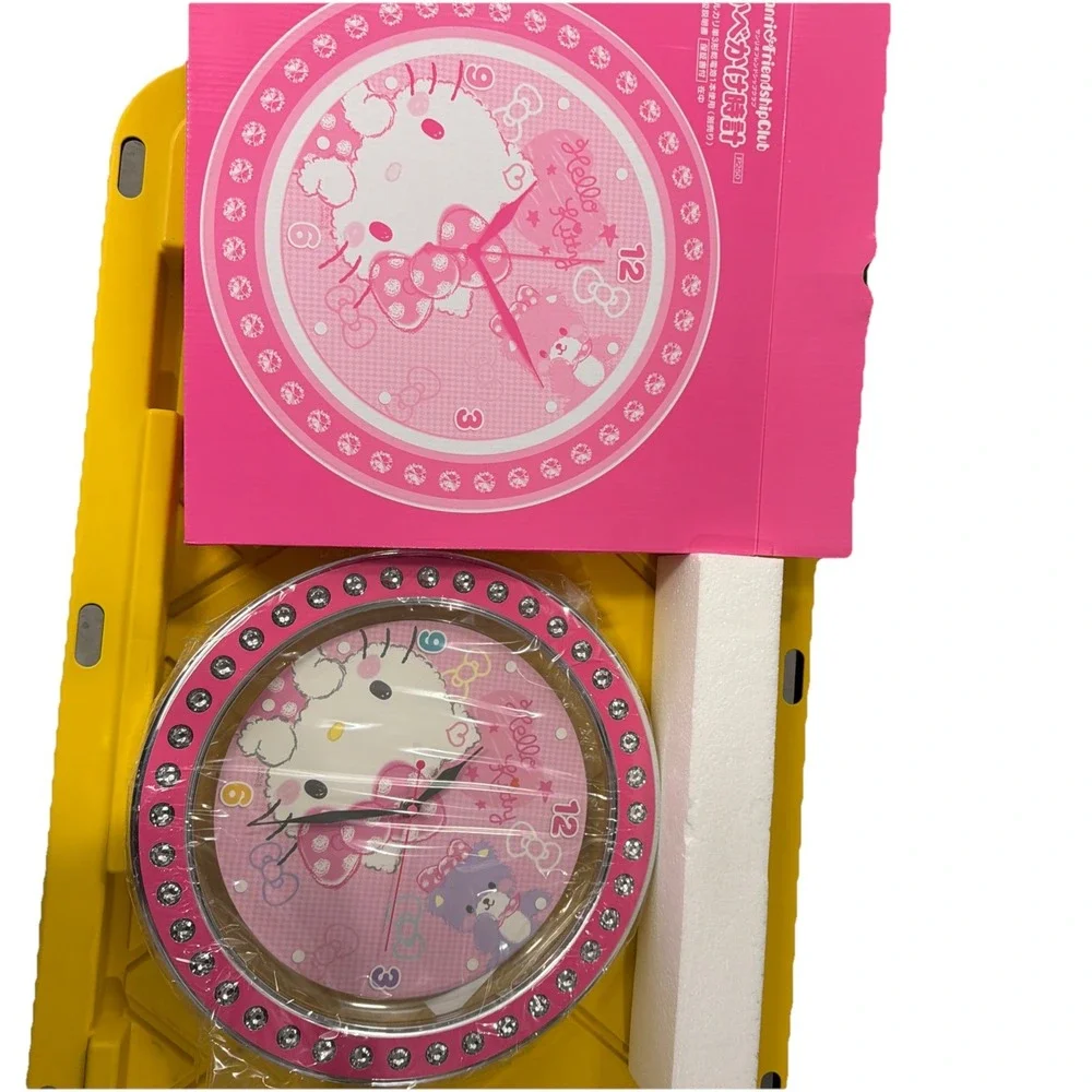NIB Sanrio Authentic Hello Kitty Wall Clock‎ Pink/Bejeweled  From Japan
