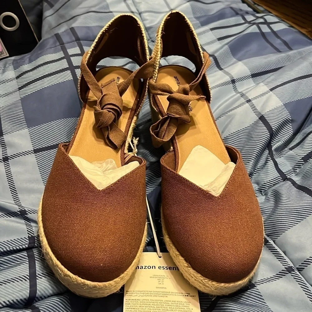 NWT Espadrille Canvas Wedges with Ankle Laces size 10