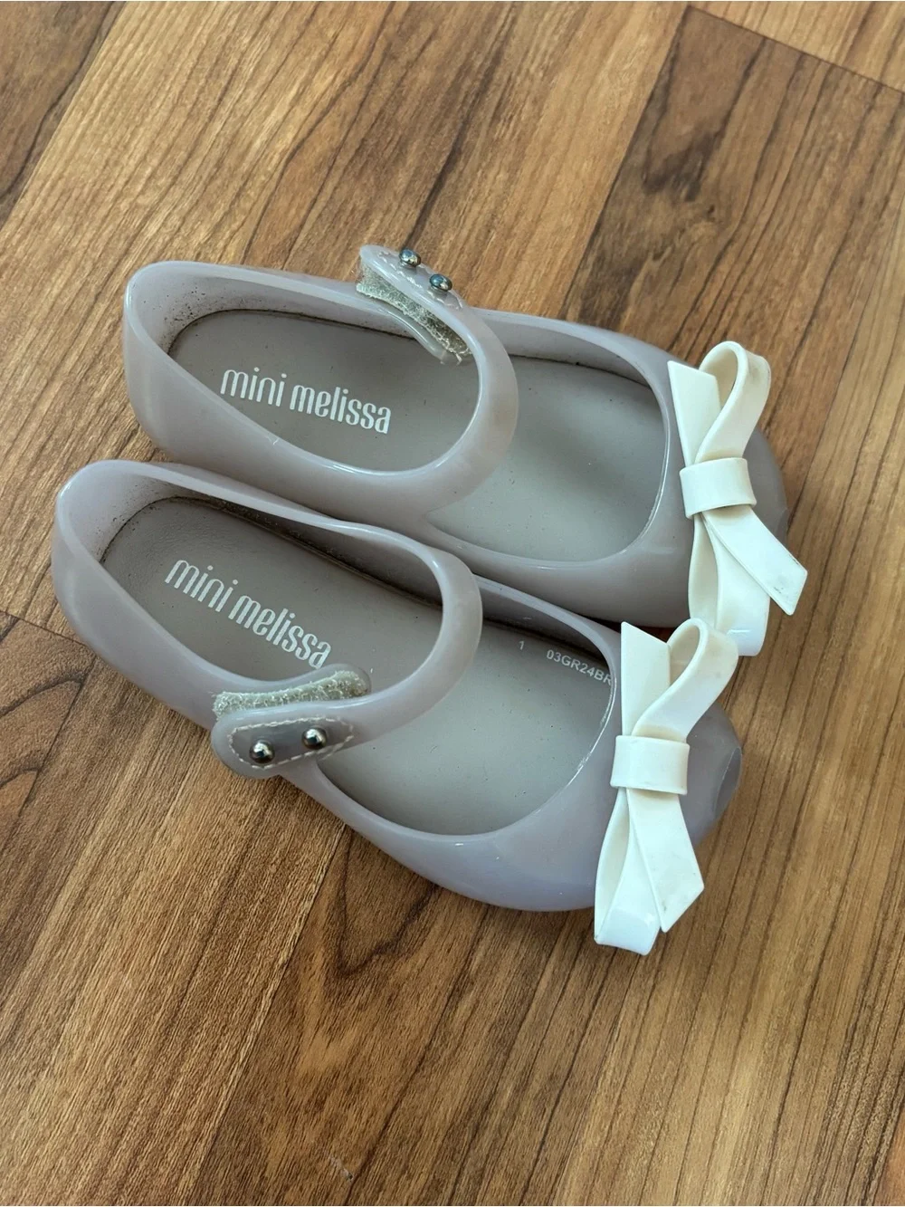 Mini Melissa glossy pale