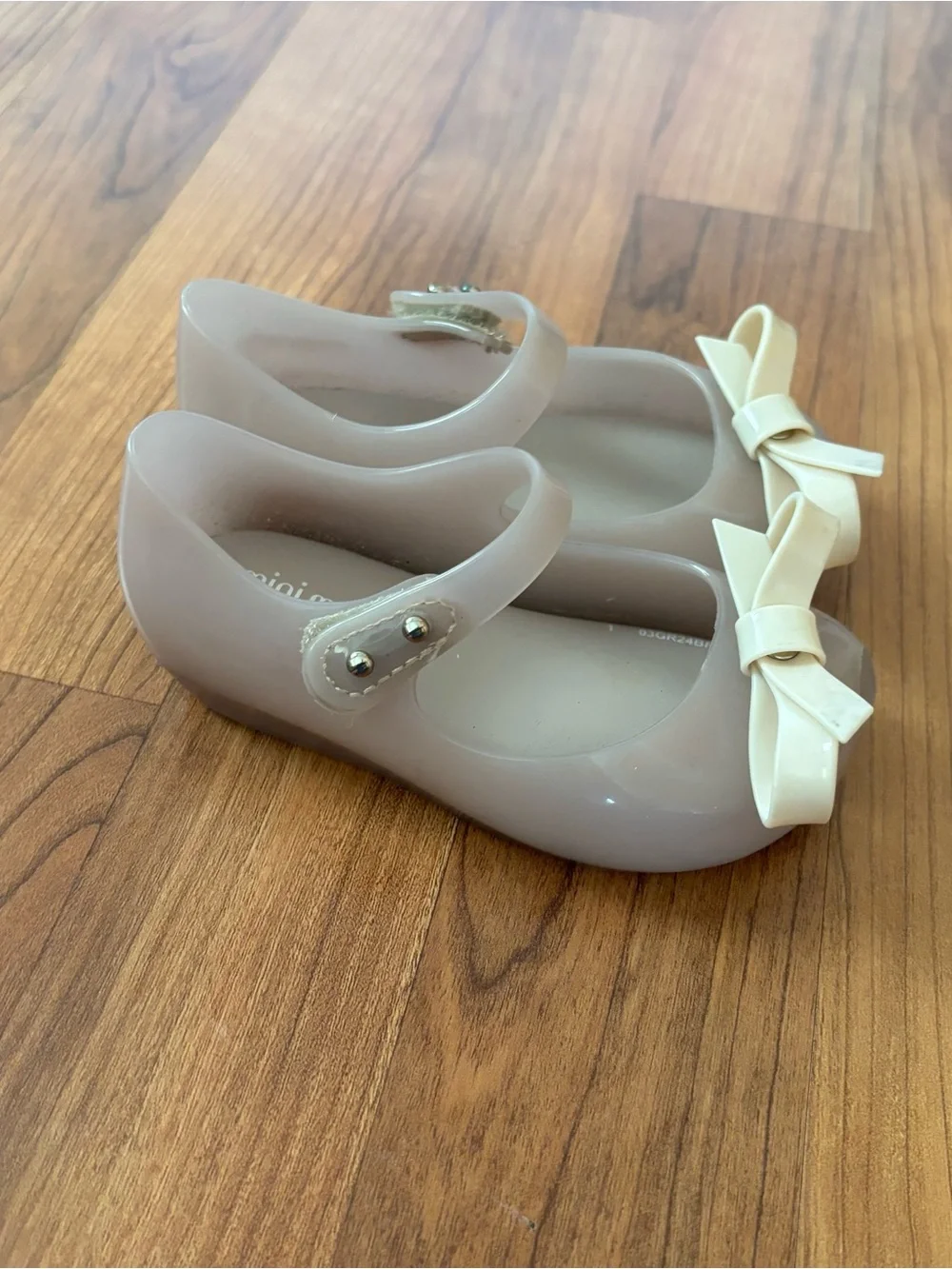 Mini Melissa glossy pale