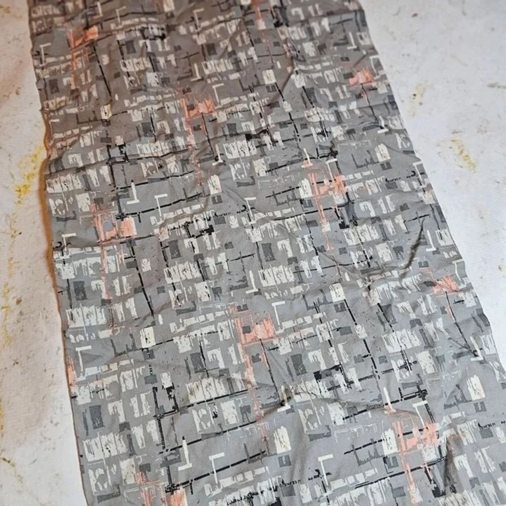 Retro Abstract Fabric Remnant – 28