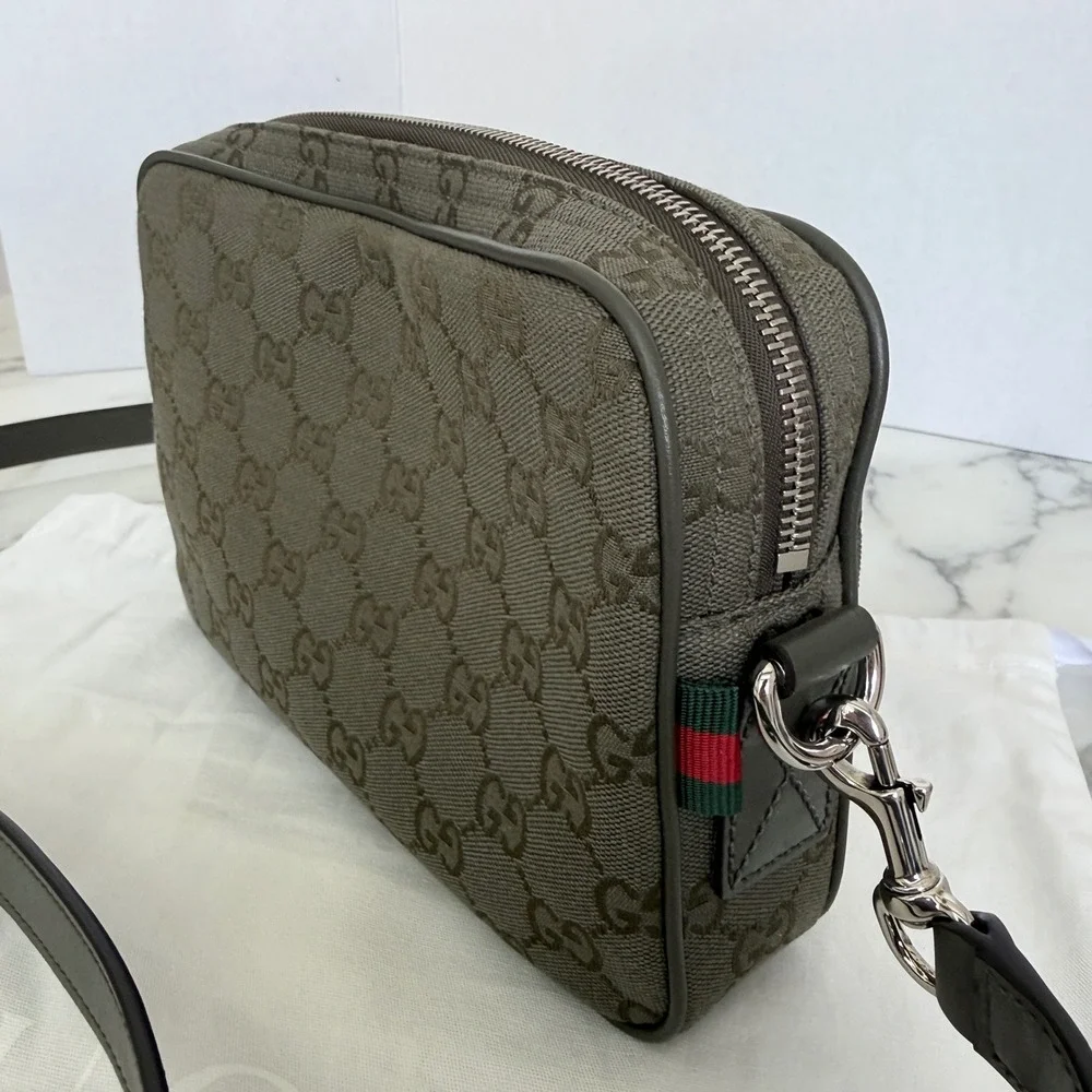 Gucci gg supreme