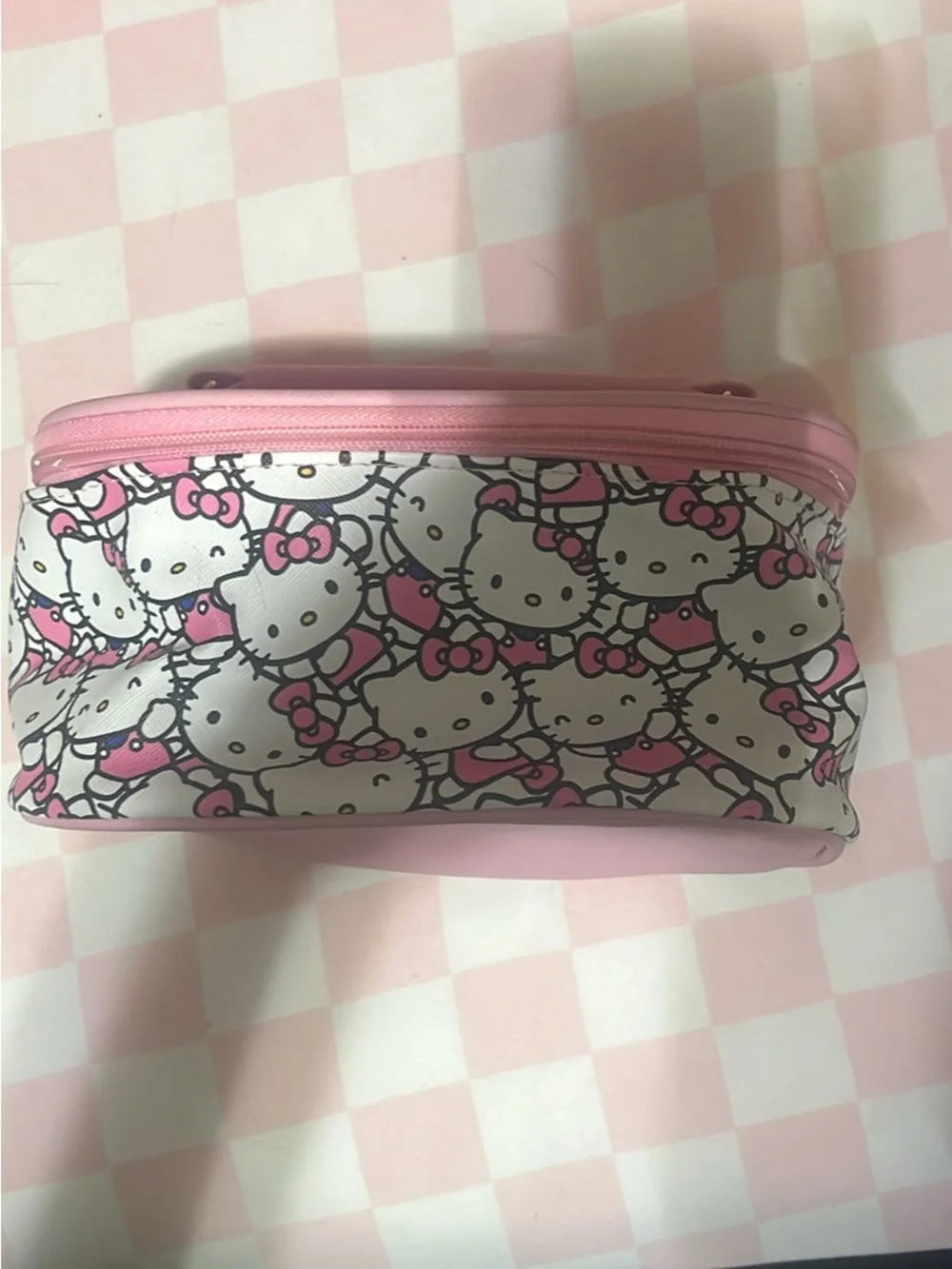 Hello Kitty compact hello