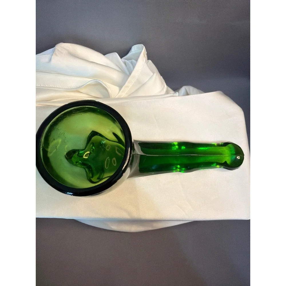 Unbranded vintage emerald