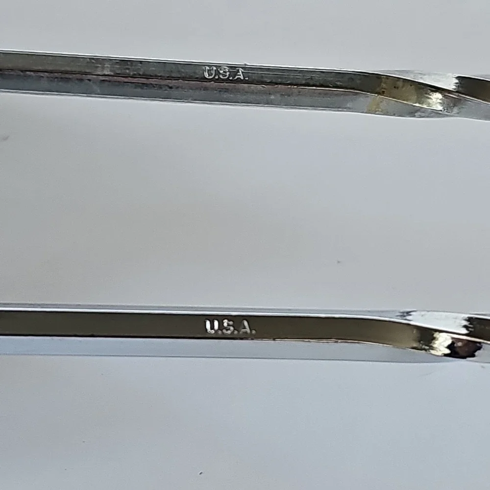 Unbranded vintage pair