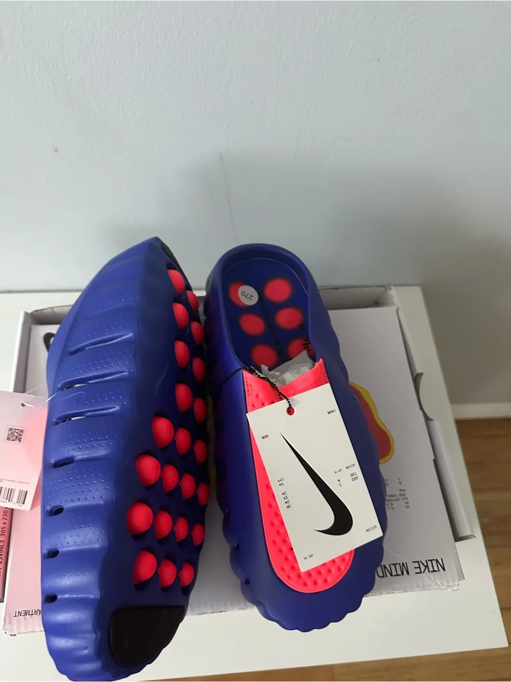 Nike easy slip