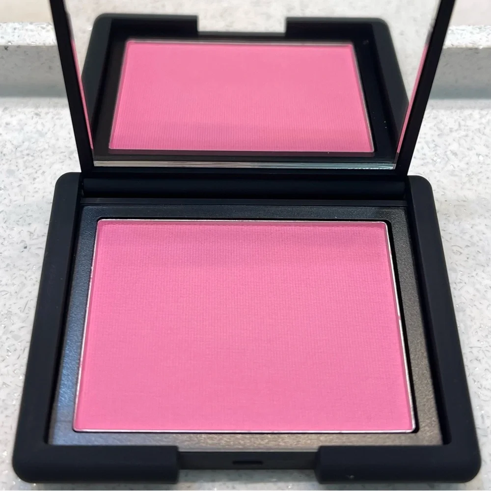 NARS vaulted ‘desire