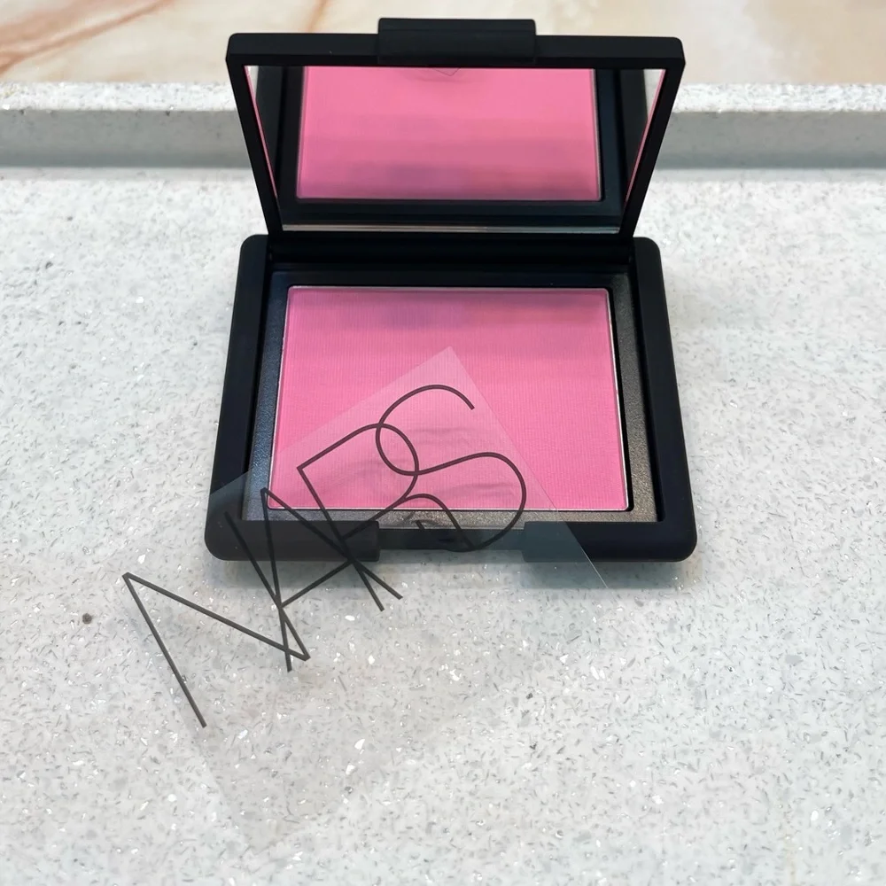 NARS vaulted ‘desire