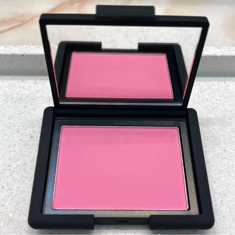 NARS vaulted ‘desire