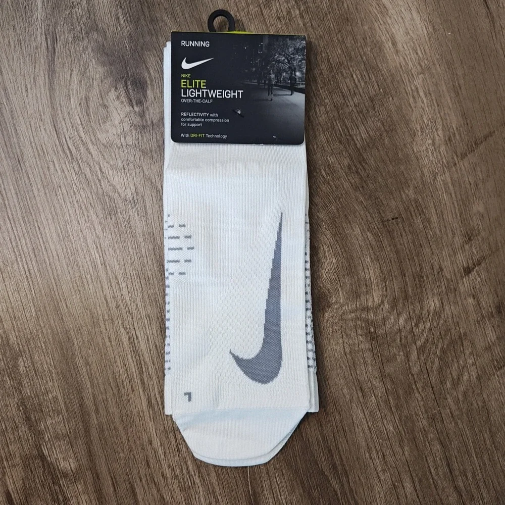 Nike Elite Lightweight Running Socks Women 8-9.5 White Over-The-Calf SX5190-100