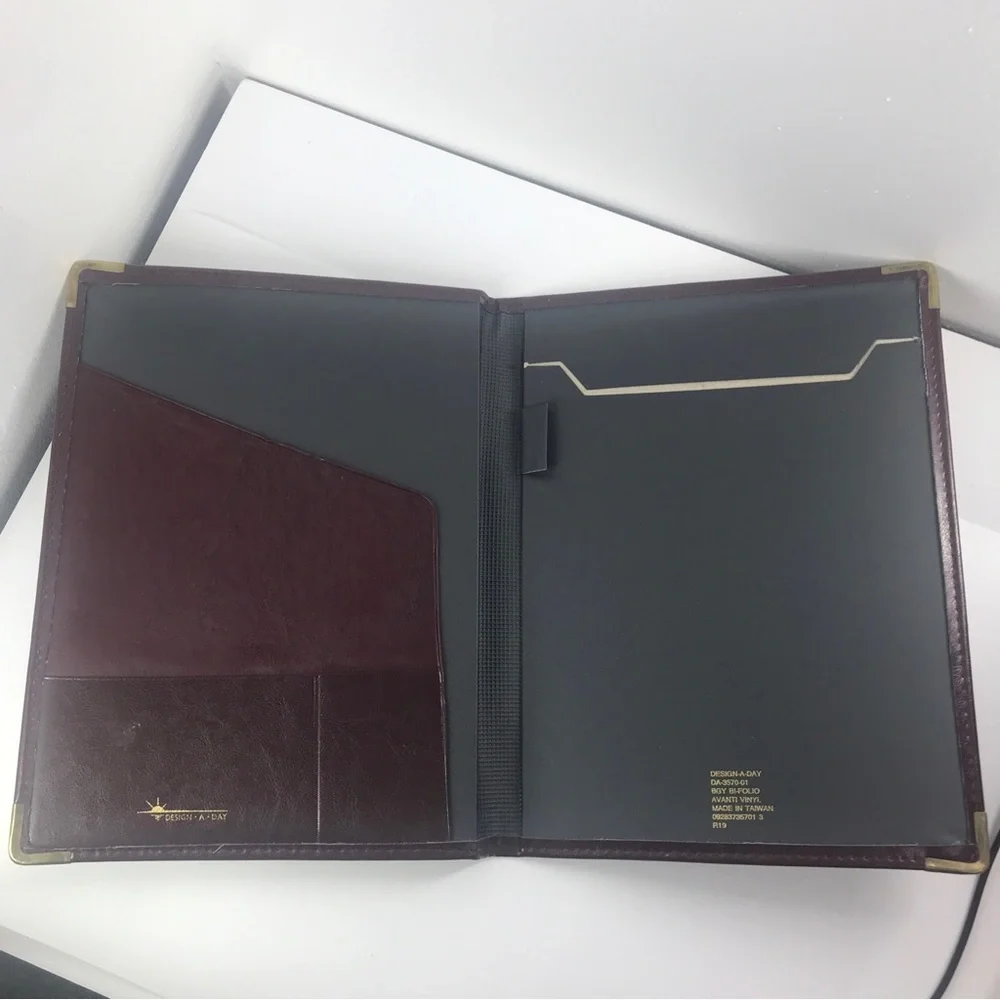 design a day brown leather