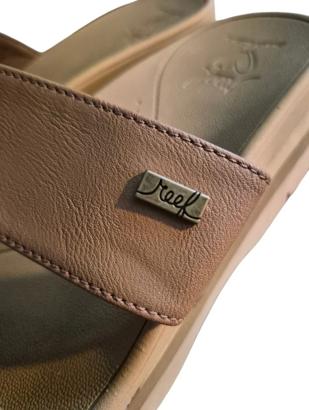 Reef sandals tan