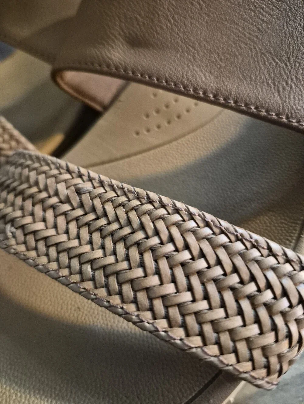 Reef sandals tan