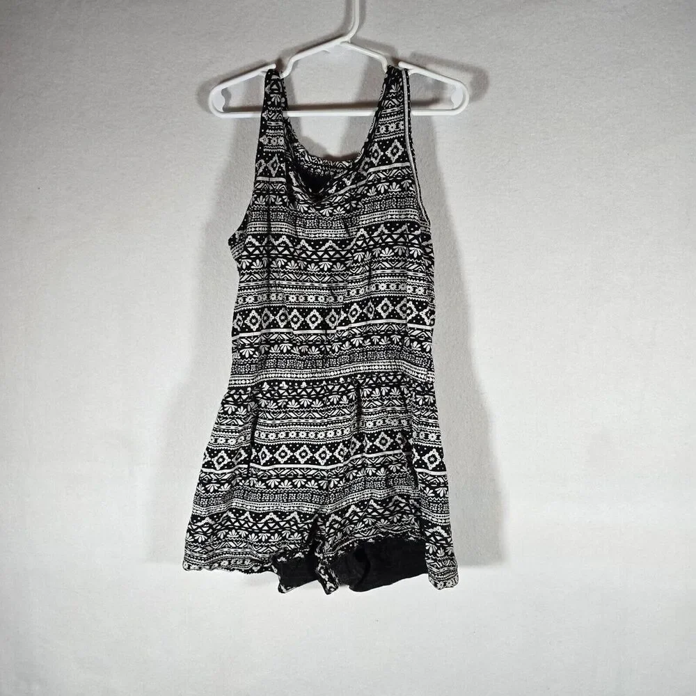 Old Navy Girls Kids Dress with shorts Black White Cotton Size L (10-12)