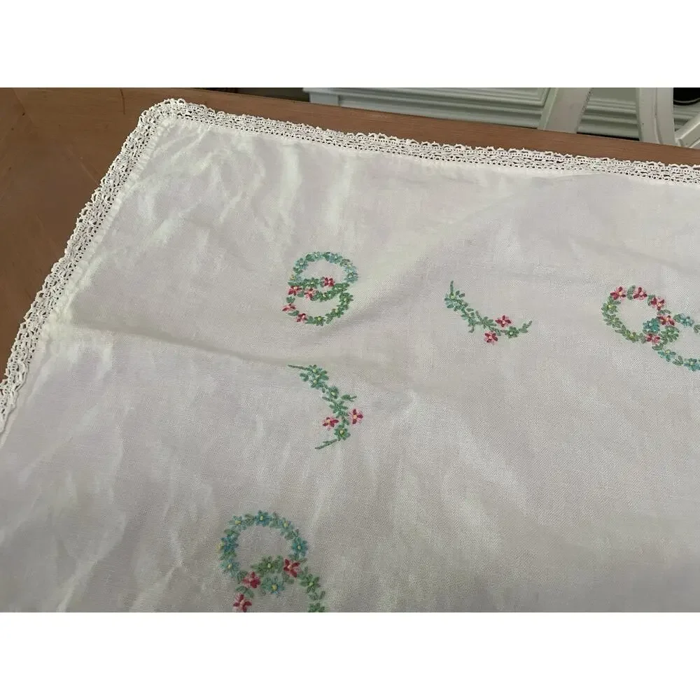 Lot Of 11 Vintage Hand Embroidered Table Runners Table Topper & Napkins