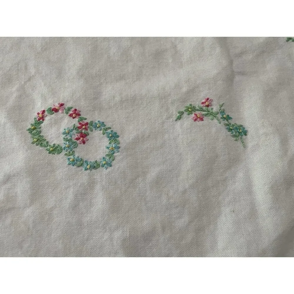 Lot Of 11 Vintage Hand Embroidered Table Runners Table Topper & Napkins