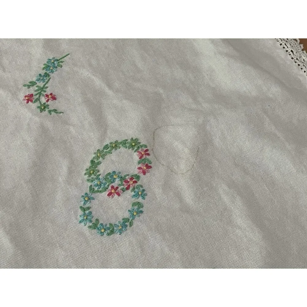 Lot Of 11 Vintage Hand Embroidered Table Runners Table Topper & Napkins