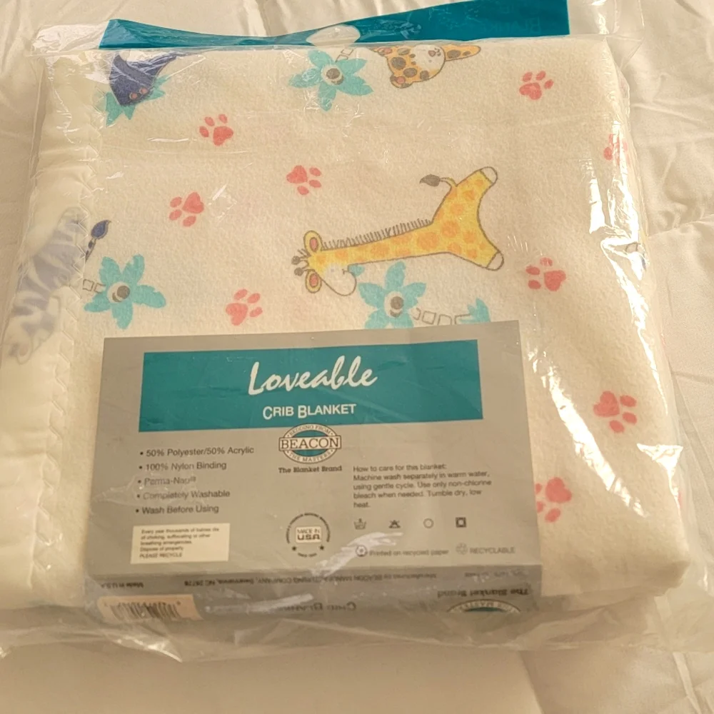 Vintage beacon Lovable crib blanket in cream animal theme NWT