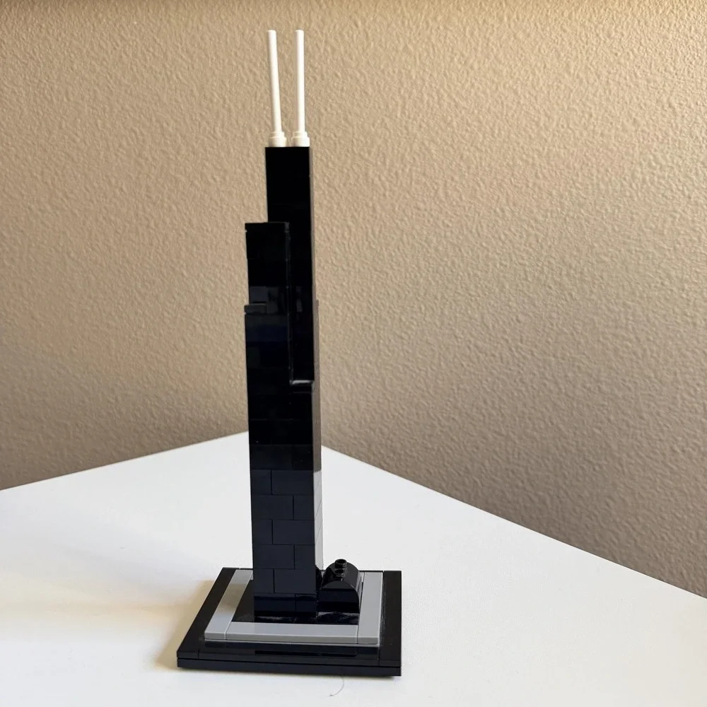 LEGO Architecture Willis Tower 21000 Chicago 100% Complete Retired 2011