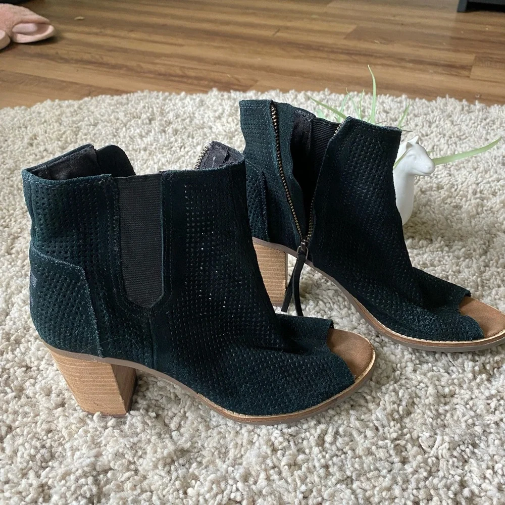 Toms wooden heeled