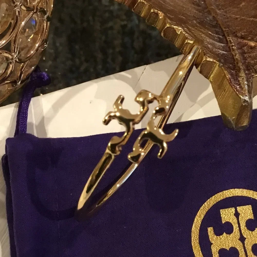 Tory Burch shopping all