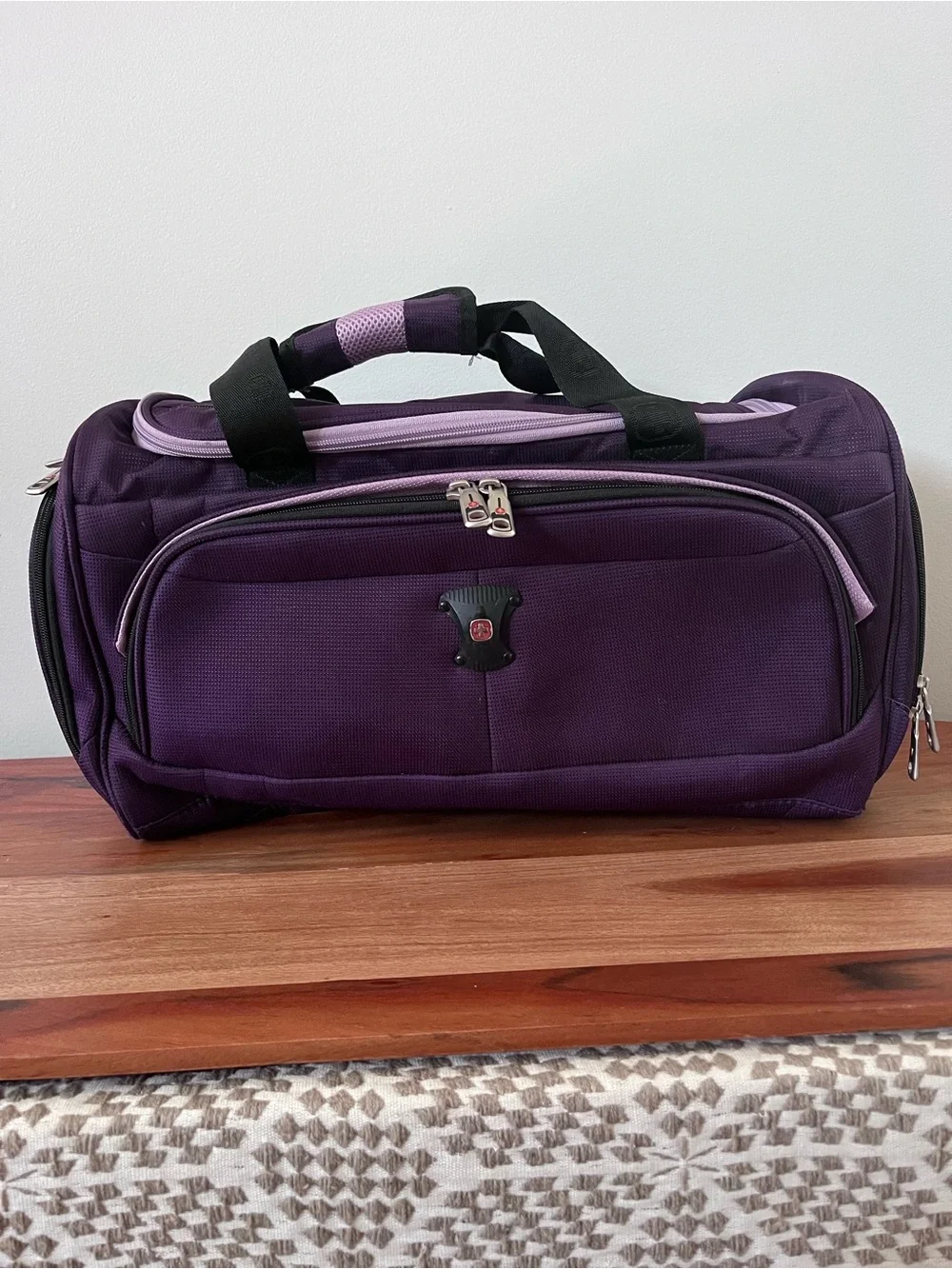 SwissGear Purple Duffel Bag Travel Gym Carry On Luggage with Shoulder‎ Strap