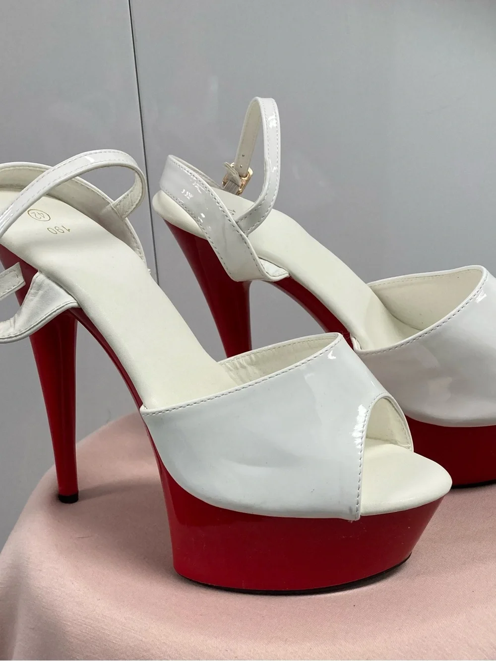 N/A chic white