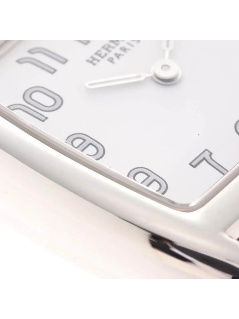 Hermes brand shape