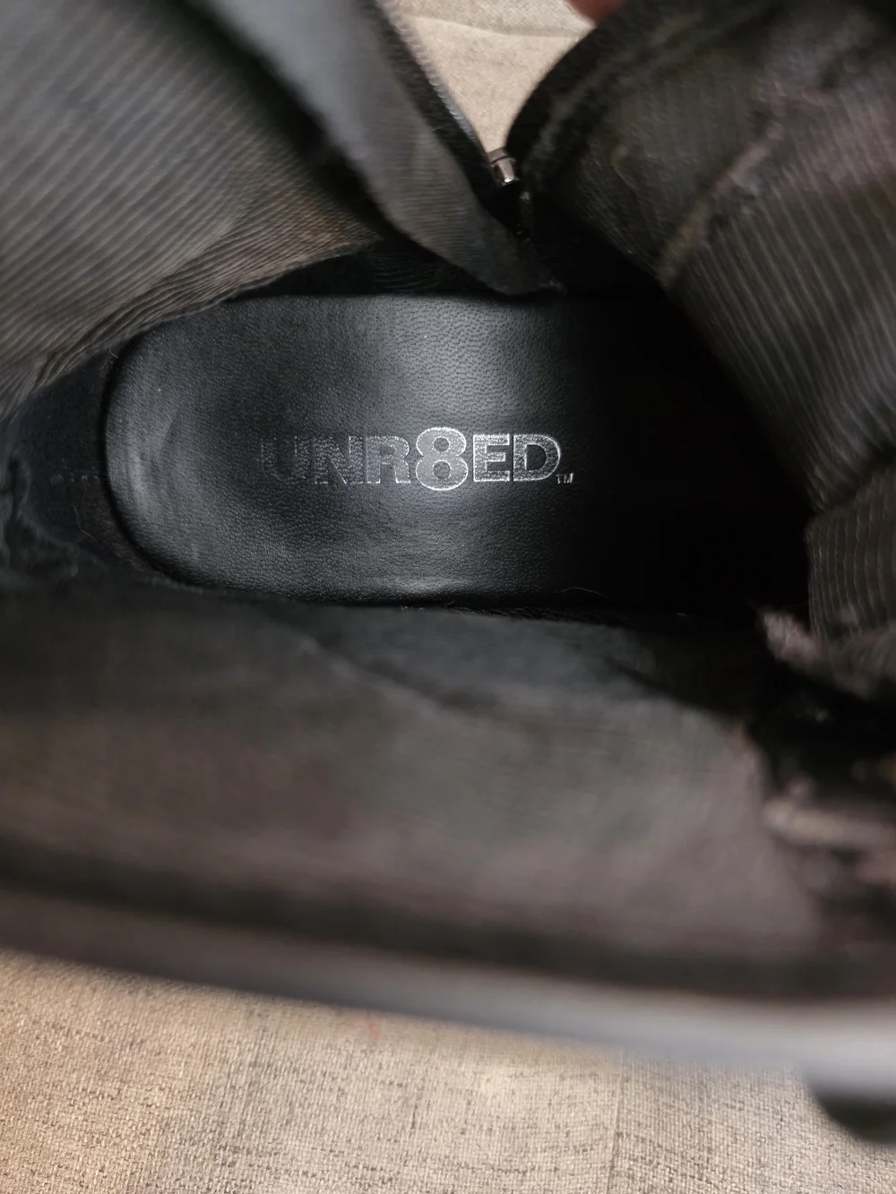 Unr8Ed stylish black